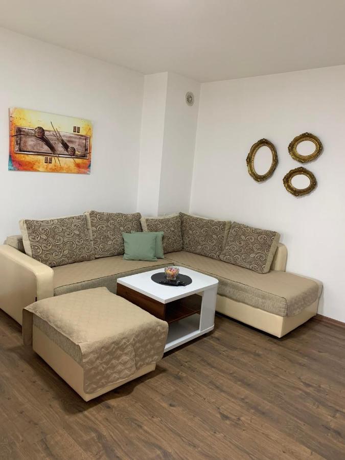 Mar Lux Apartment Куманово Екстериор снимка