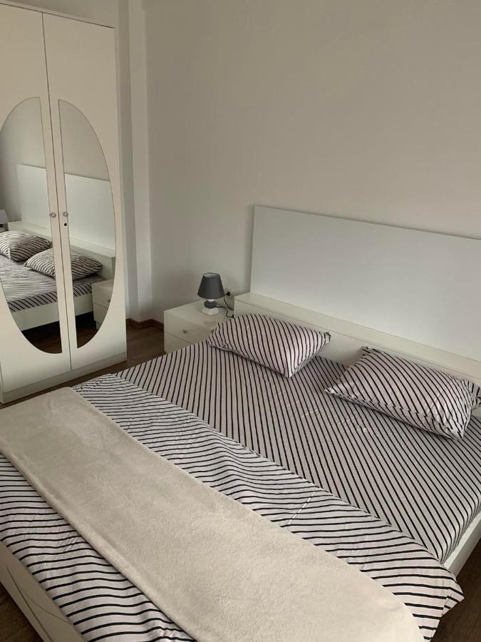 Mar Lux Apartment Куманово Екстериор снимка