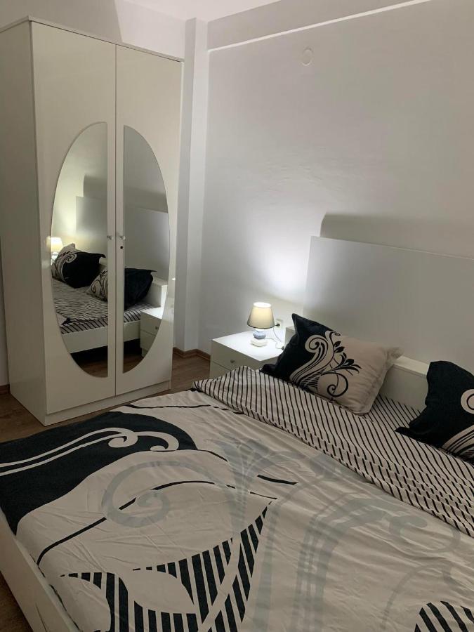 Mar Lux Apartment Куманово Екстериор снимка