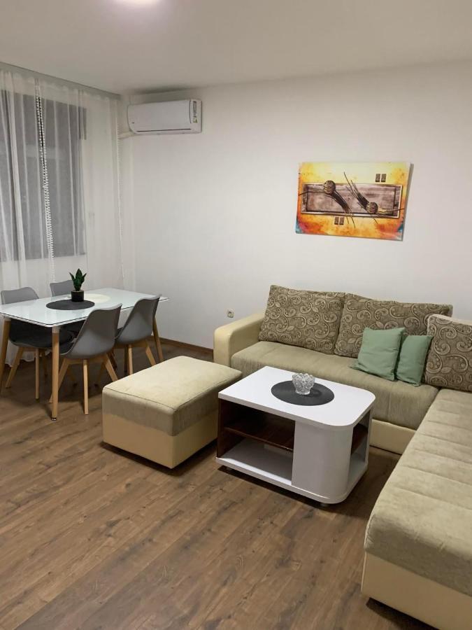 Mar Lux Apartment Куманово Екстериор снимка